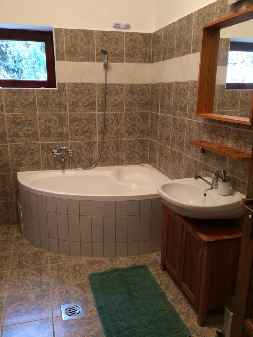 Rigo Lak Apartment Мисколк Екстериор снимка